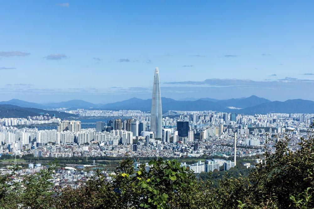 Daemosan forest trail