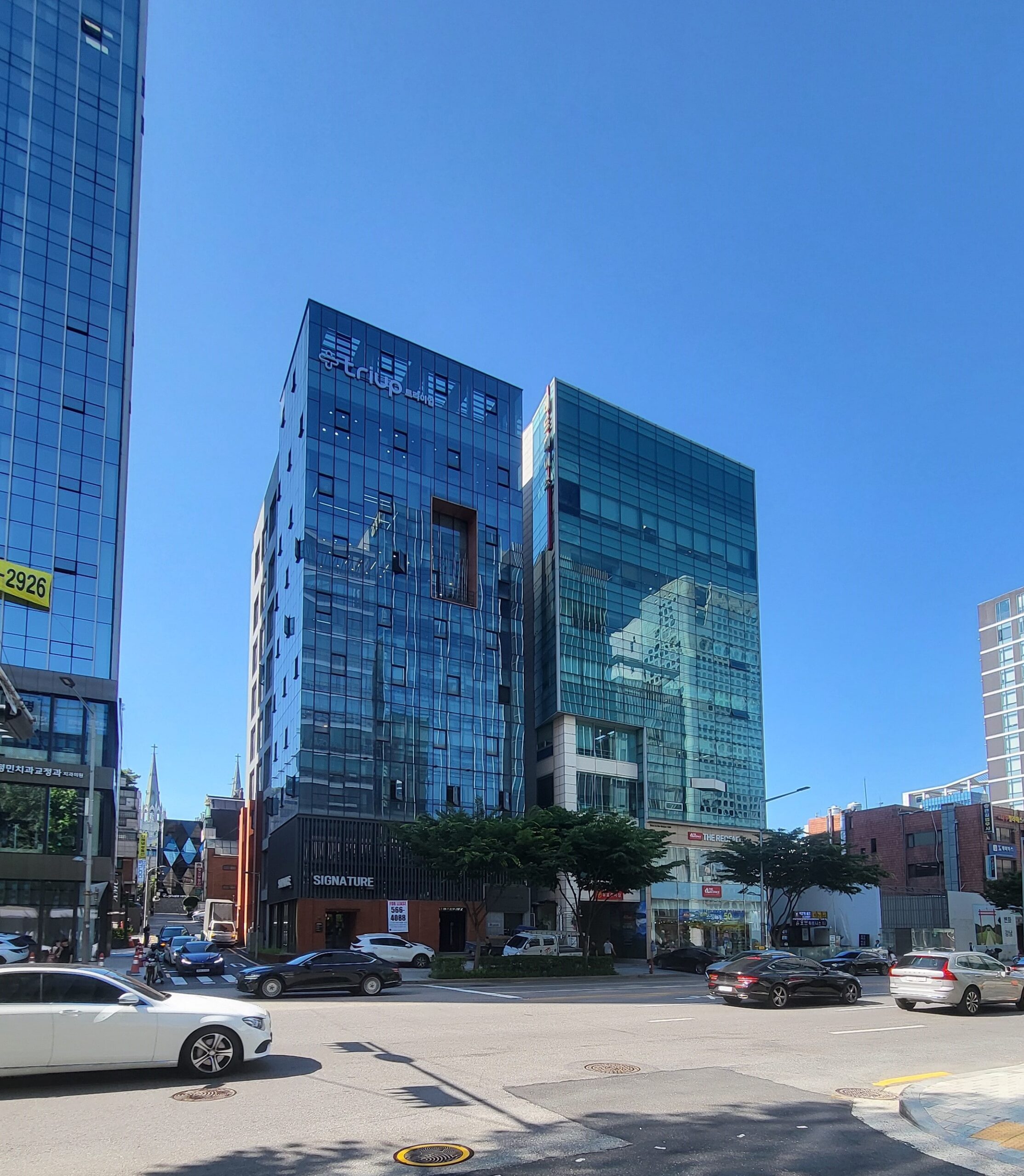 Mozerim Building Renovation (2024 Beautiful Architecture Award)