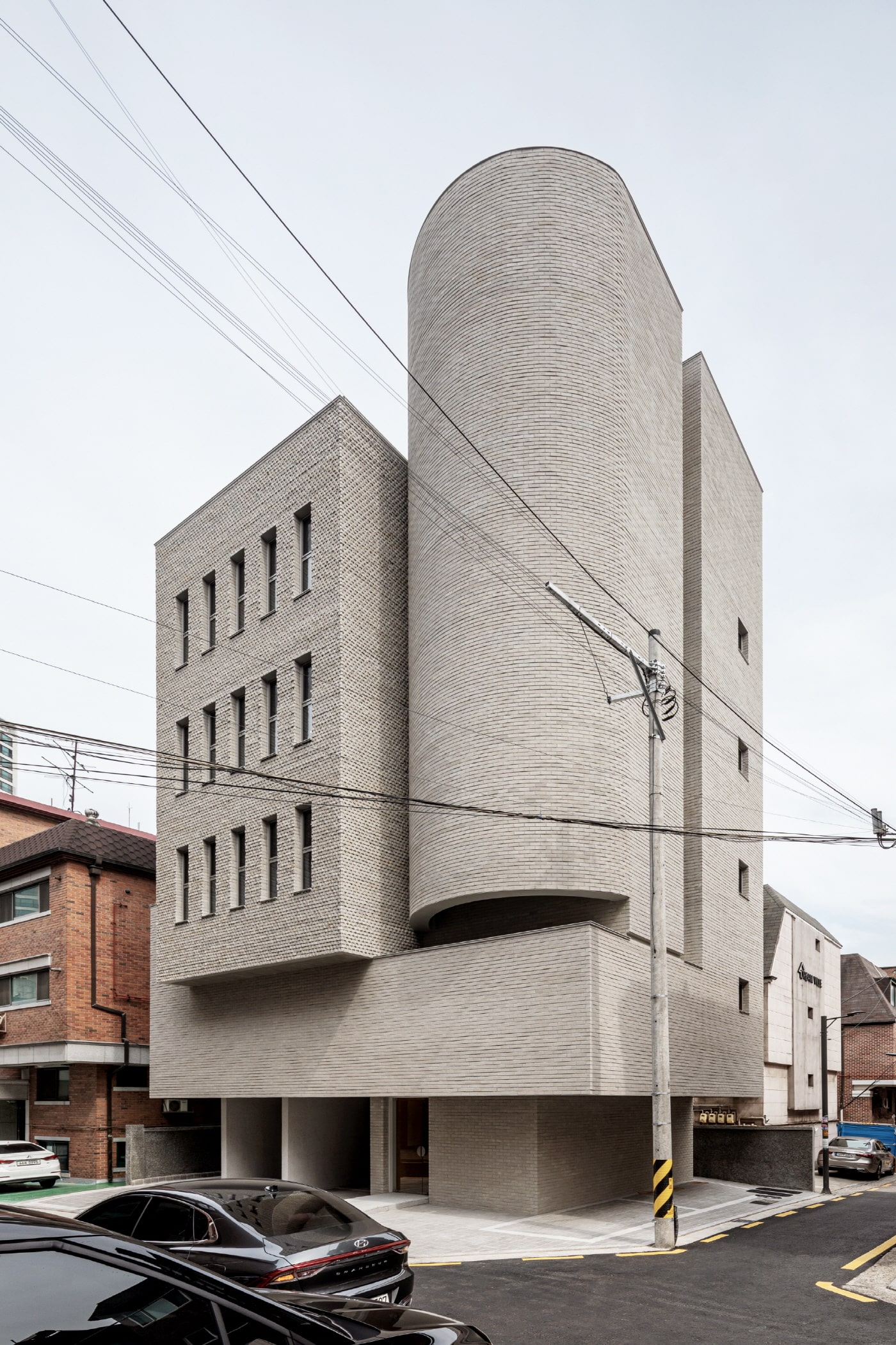 Sunday Brunch HQ (2024 Beautiful Architecture Award) 3